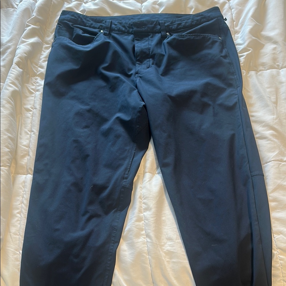 Men's Lulu Lemon Navy Blue Pants